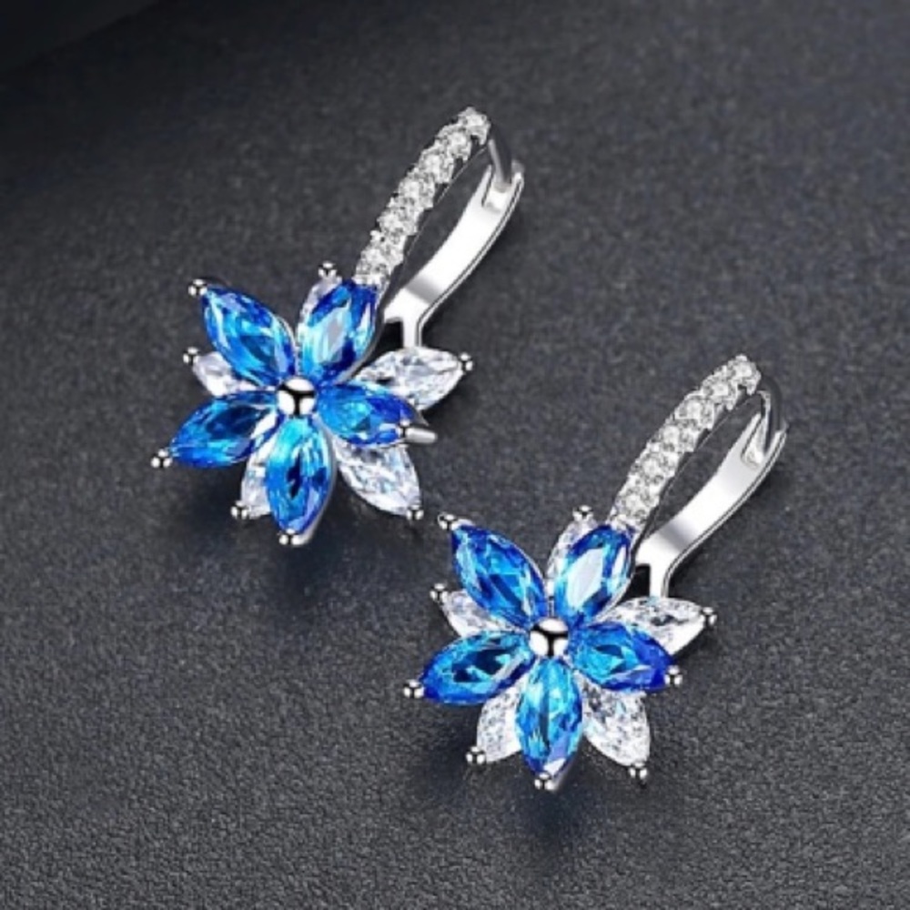 NEW!💙💎GORGEOUS! ROYAL BLUE FLOWER! CZ DROPS!💎💙 - Picture 2 of 8